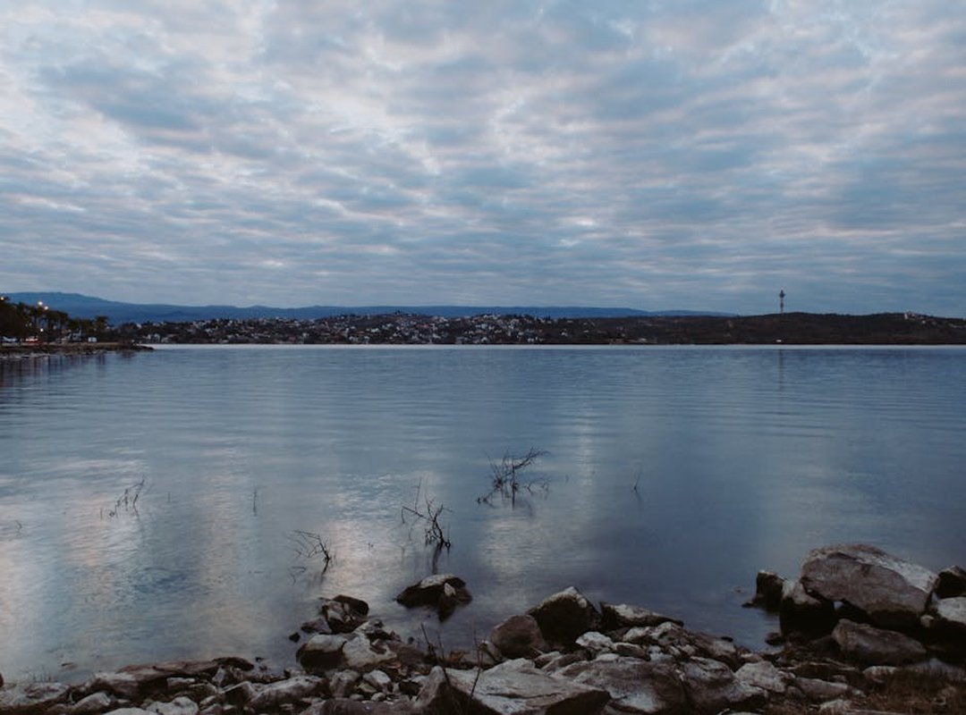 How Big Is Lake Yiganlawi
