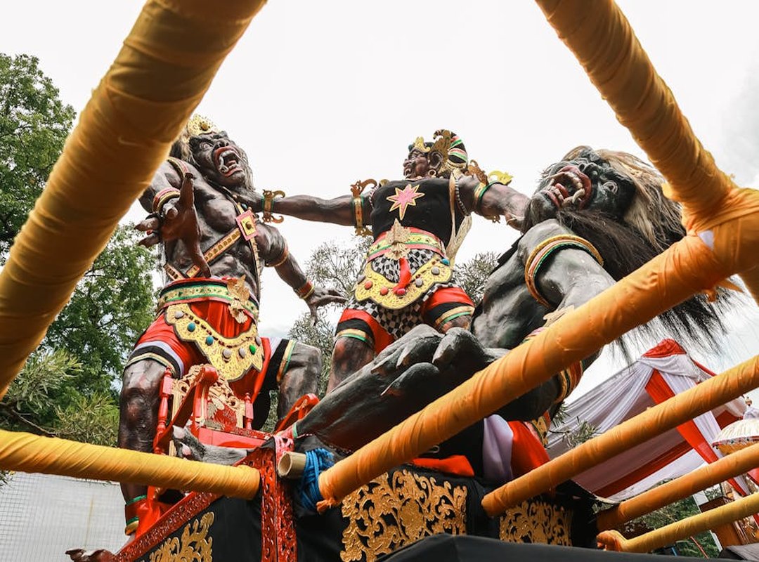 Why Is Lake Yiganlawi Famous